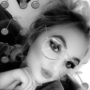Meet your Posher, Sierra